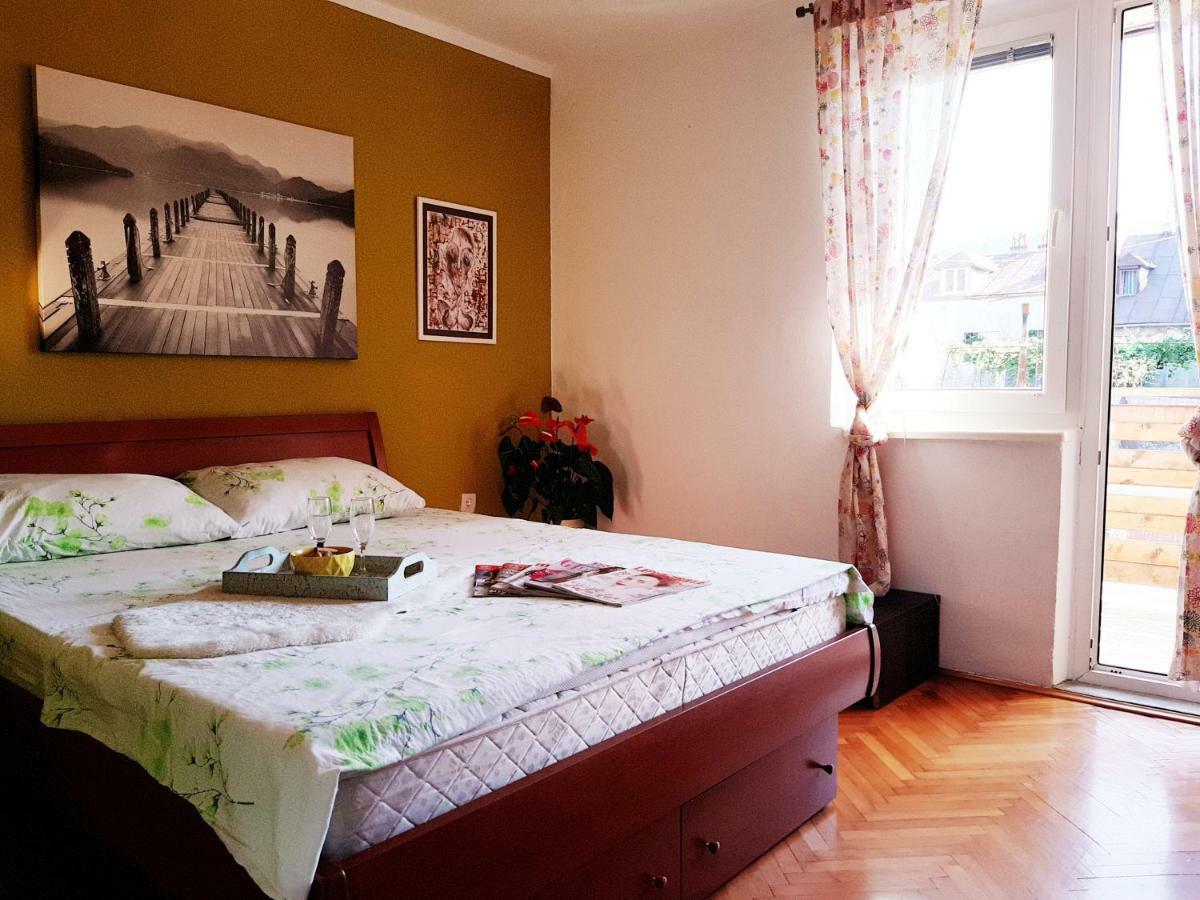 Apartment The Royal Square ツェティニェ エクステリア 写真