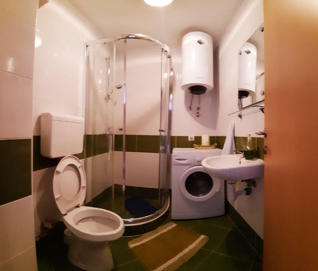 Apartment The Royal Square ツェティニェ エクステリア 写真